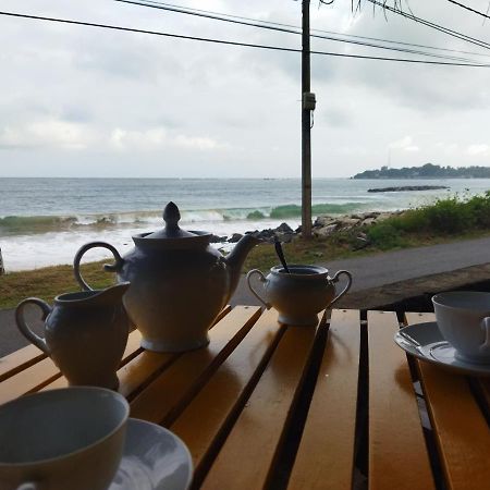 Sunchaser Beach Hotel Tangalle Exterior foto