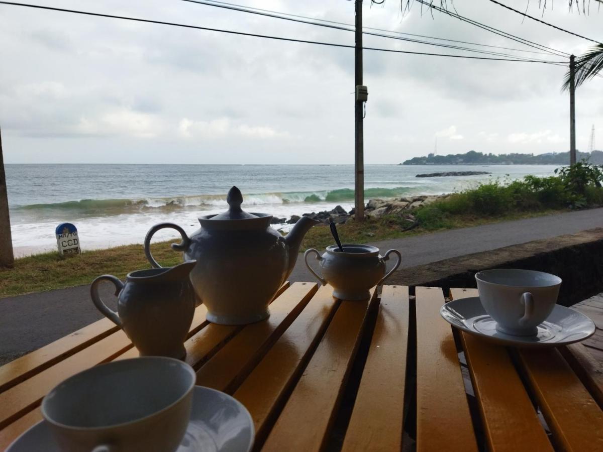 Sunchaser Beach Hotel Tangalle Exterior foto