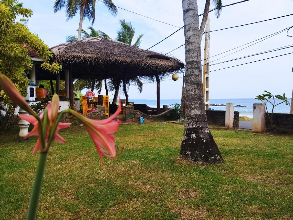 Sunchaser Beach Hotel Tangalle Exterior foto