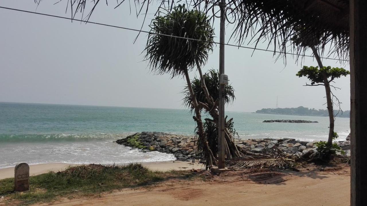 Sunchaser Beach Hotel Tangalle Exterior foto