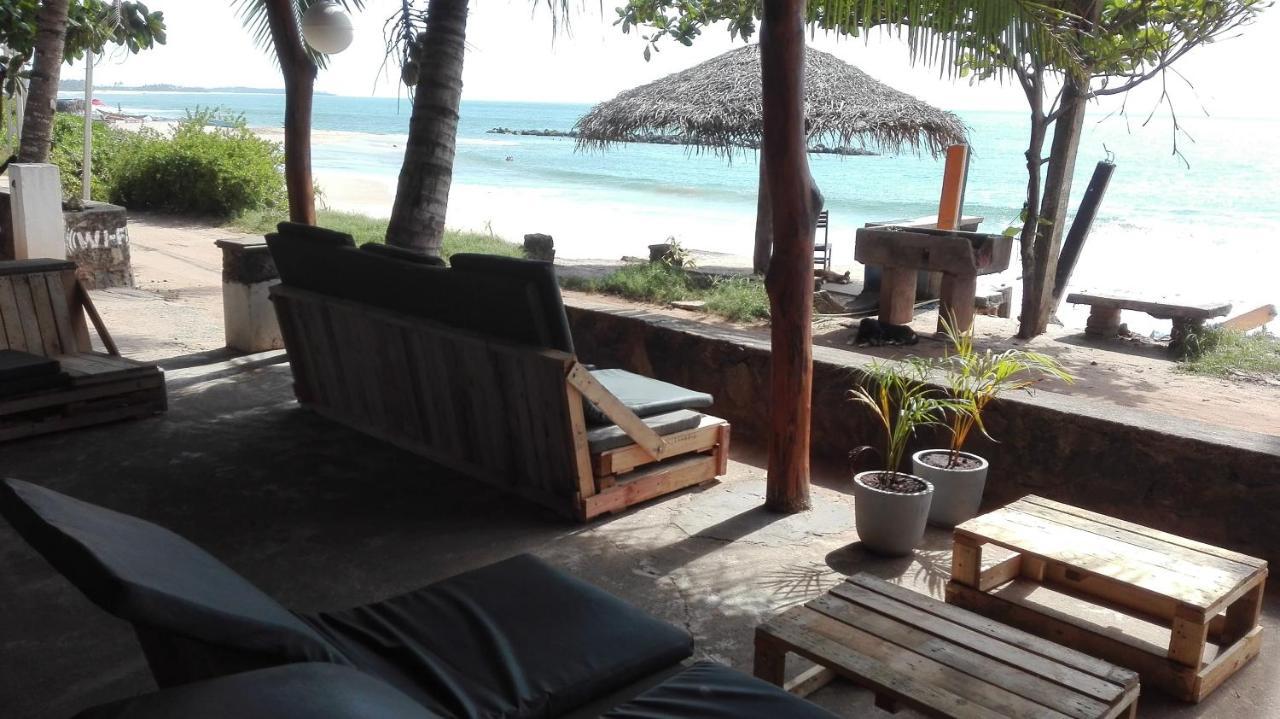 Sunchaser Beach Hotel Tangalle Exterior foto