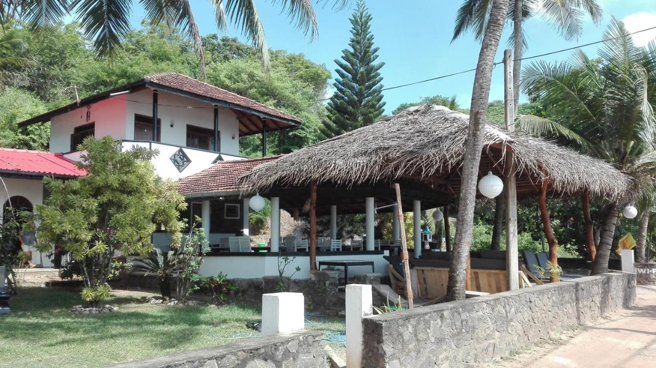 Sunchaser Beach Hotel Tangalle Exterior foto