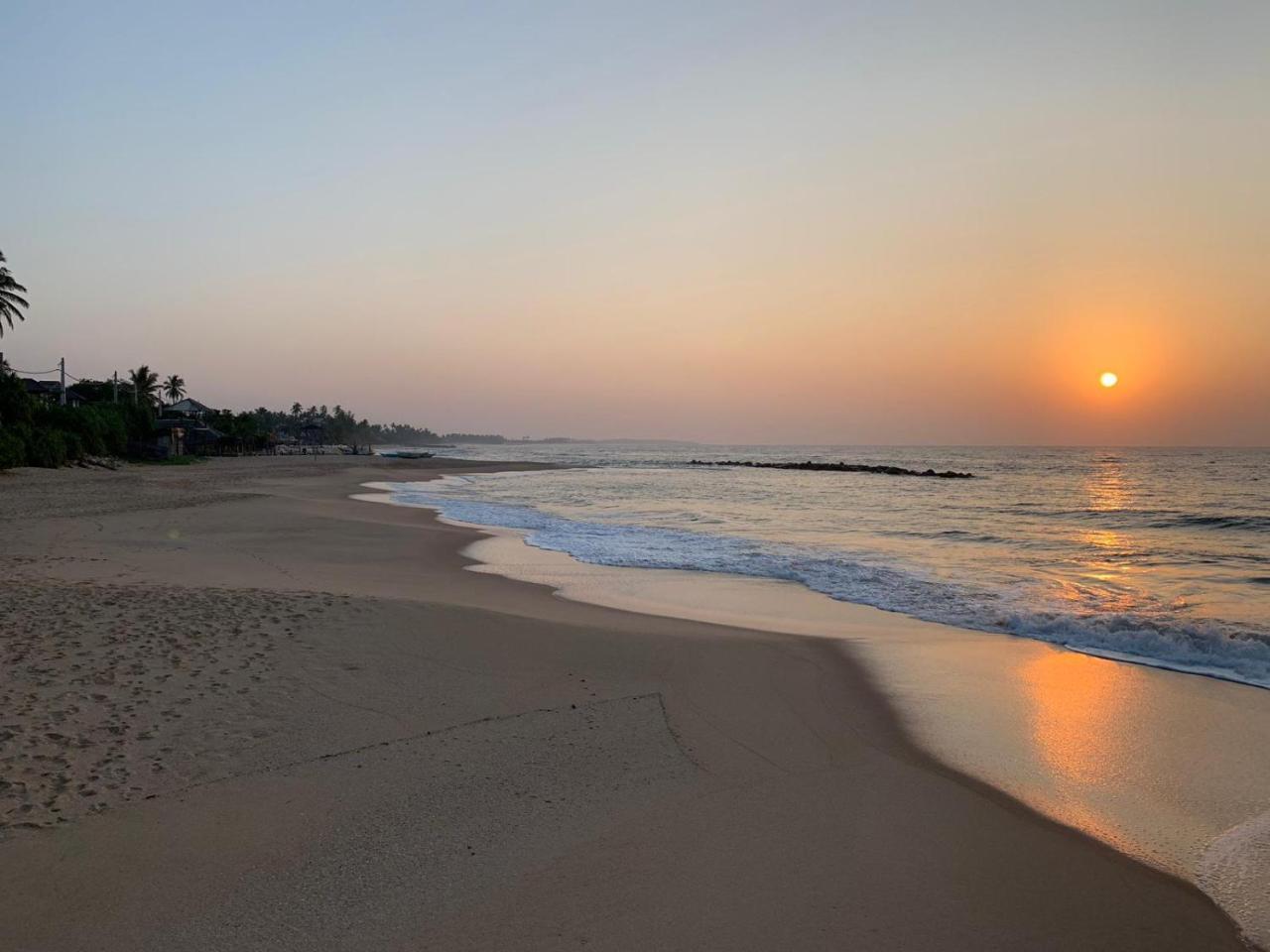 Sunchaser Beach Hotel Tangalle Exterior foto