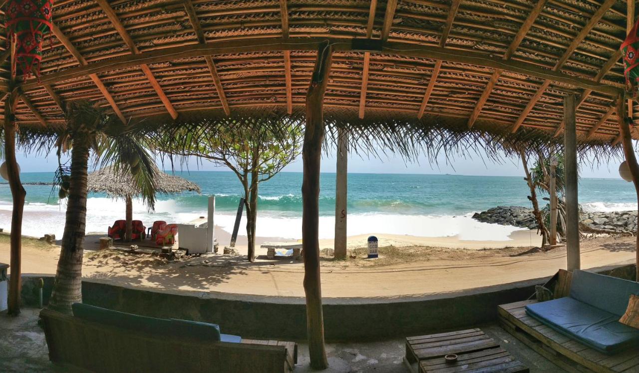 Sunchaser Beach Hotel Tangalle Exterior foto